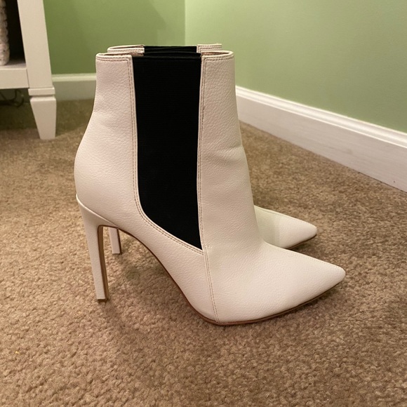 🔳 RAYE WHITE BOOTS